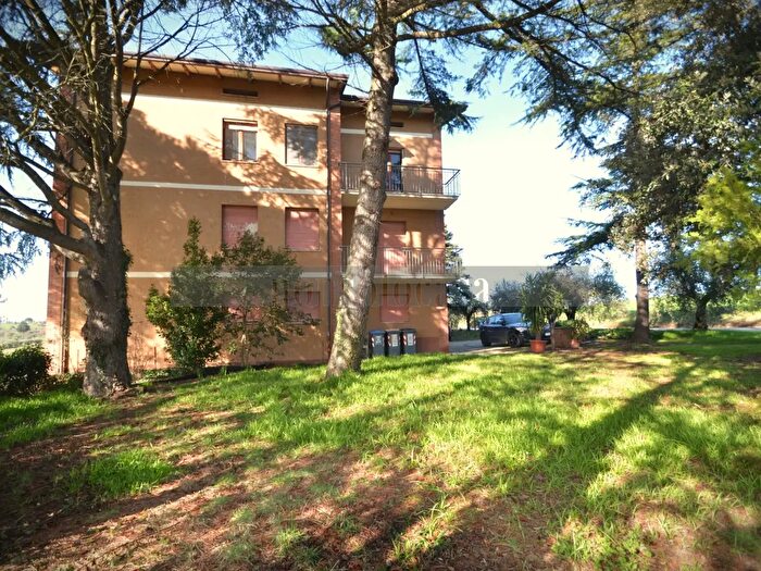 Appartamento con 8 locali in vendita in Strada di Sant Egidio, Perugia