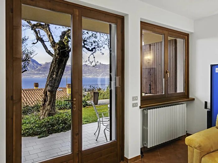 Appartamento quadrilocale in vendita in Torri Del Benaco