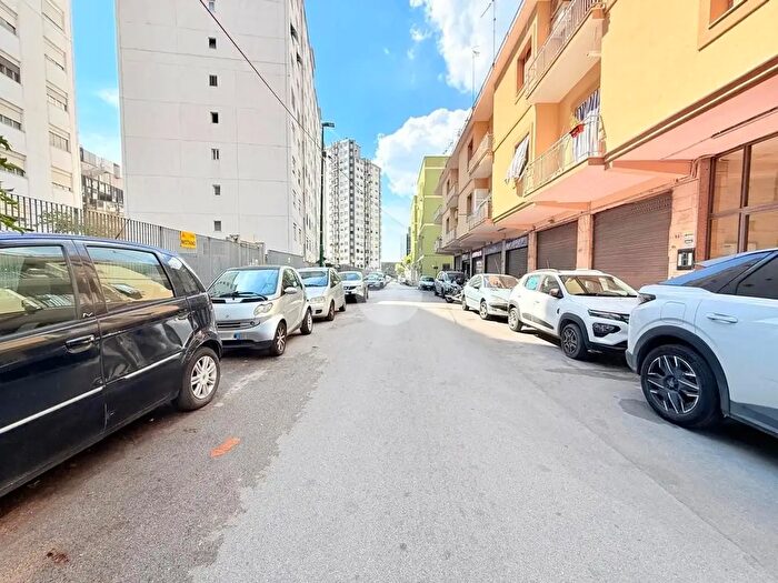 Appartamento quadrilocale in vendita in Via Monfalcone, Napoli