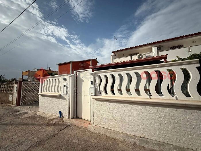 Casa quadrilocale in vendita in Via Arachidi, Leporano