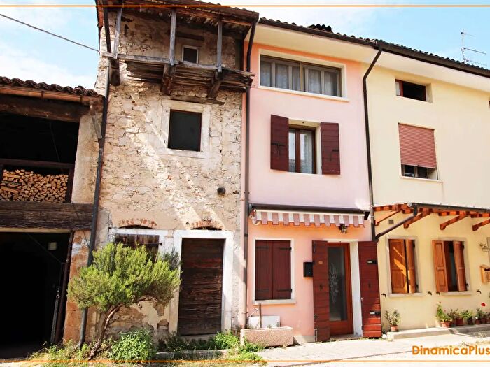 Casa quadrilocale in vendita in Via IV Novembre, Miane