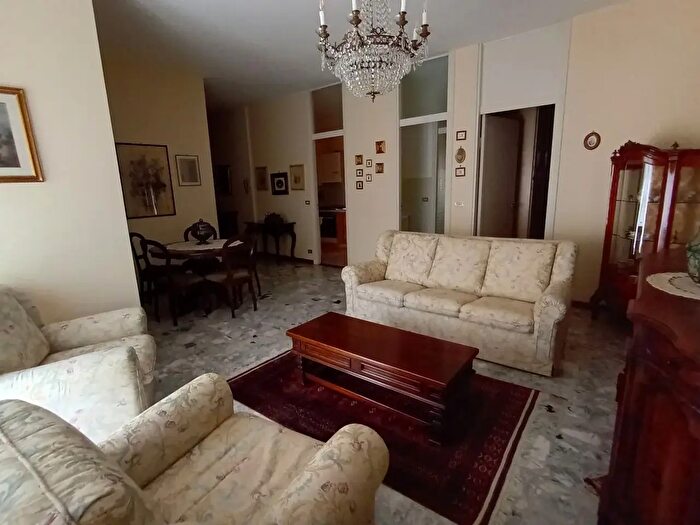 Appartamento trilocale in affitto in Via Camillo Benso Cavour, Casale Monferrato