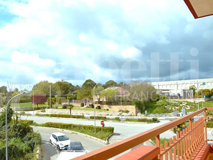 Appartamento con 6 locali in vendita in Via Alcide De Gasperi, Ragusa