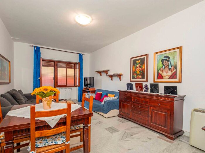 Appartamento bilocale in affitto in Via Attio Labeone, Quadraro, Roma