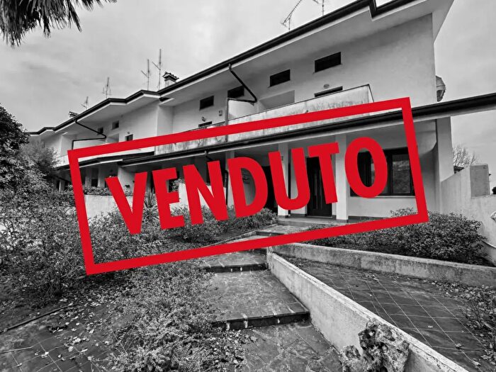 Casa con 6 locali in vendita in Staranzano