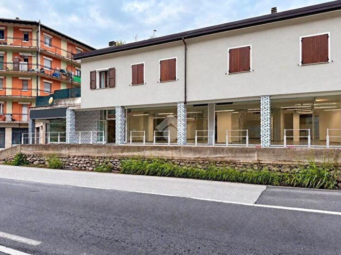 Casa bilocale in vendita in Via E Rinaldini, Vestone