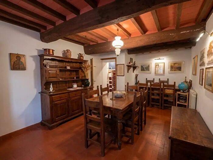Appartamento con 5 locali in vendita in Seggiano