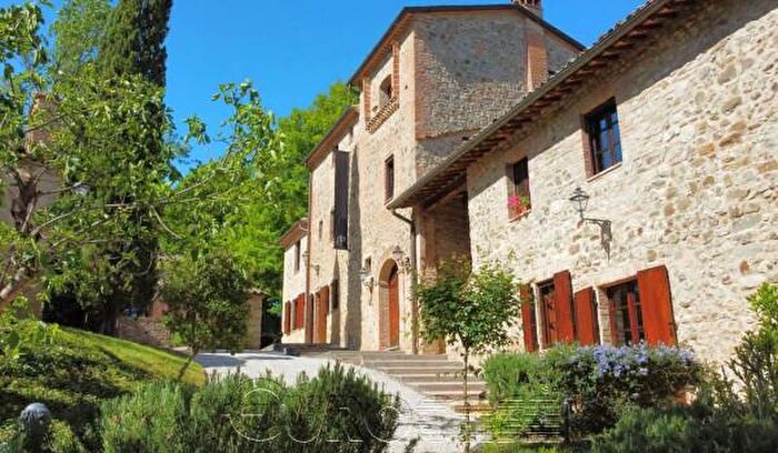 Casa con 6 locali in vendita in Umbertide