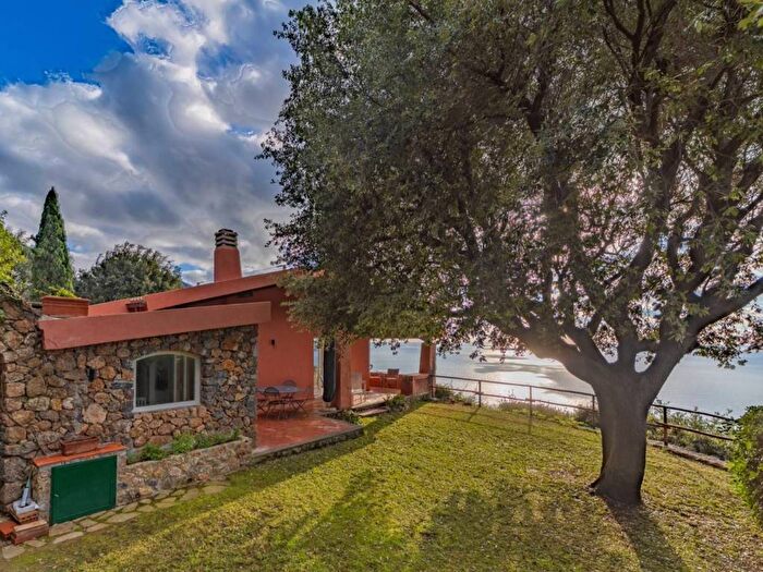 Casa con 6 locali in affitto in Via del Costone, Porto Santo Stefano, Monte Argentario
