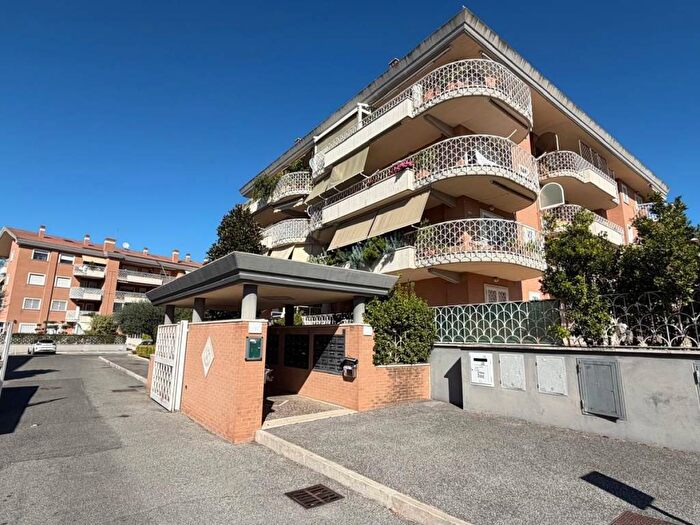 Appartamento bilocale in affitto in Viale Vincenzo Marronaro, Vallerano, Roma