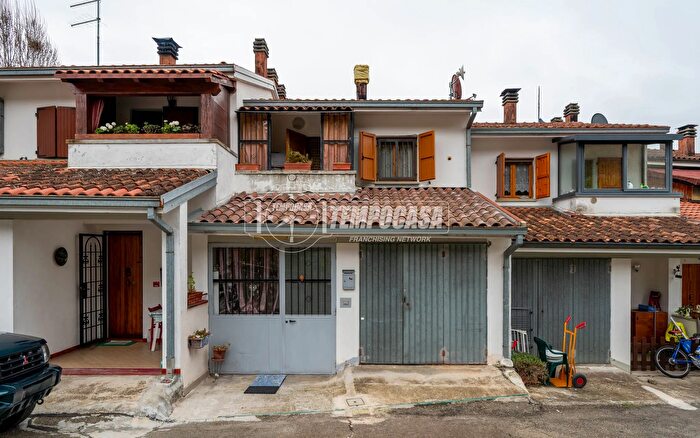 Casa trilocale in vendita in Via Guglielmo Marconi E, Zocca