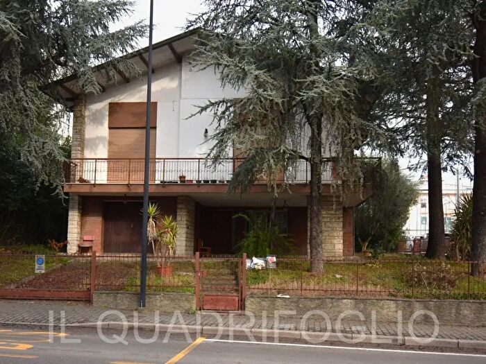 Casa con 5 locali in vendita in Via Fiorenzuola, Cesena