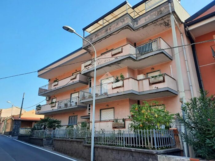 Appartamento trilocale in vendita in Via Nunziata Piedimonte, Mascali