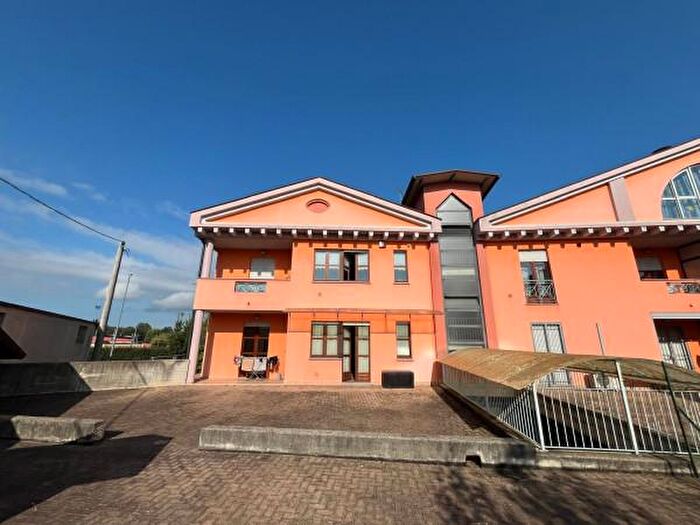 Appartamento trilocale in vendita in Via Ferruccio Novo, Monta