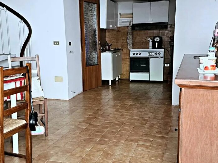 Appartamento quadrilocale in vendita in Frazione Schiaviano, Montorio Al Vomano