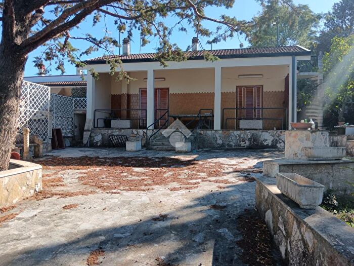 Casa quadrilocale in vendita in Zona Mercadante, Cassano Delle Murge