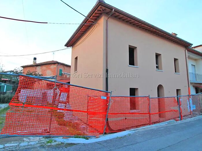 Casa con 5 locali in vendita in Via Andrea Costa, Torrita Di Siena
