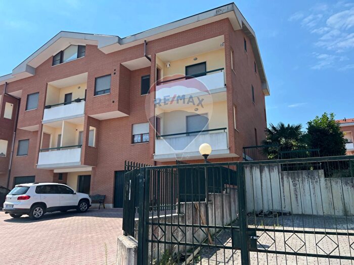 Appartamento con 7 locali in vendita in Via Santa Giulia Salzano, Ripalimosani