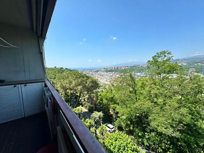 Appartamento con 6 locali in vendita in Via Robert Baden Powell, Genova