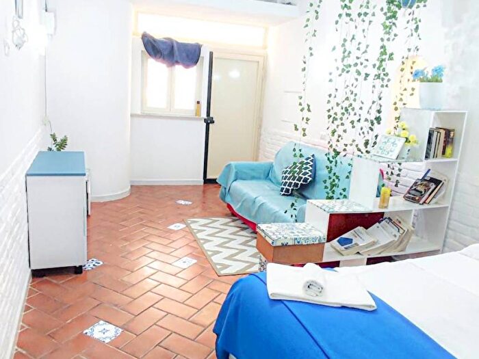 Appartamento monolocale in affitto in Vico I Gravina, Centro Storico, Napoli