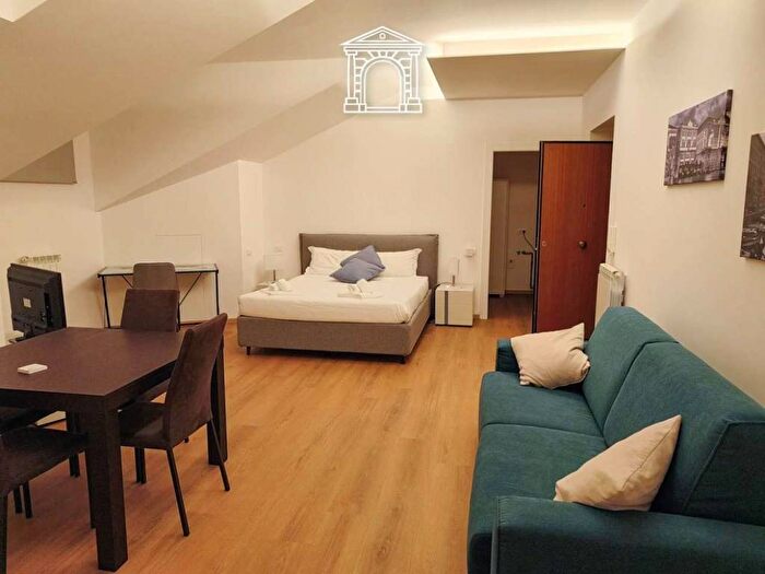 Appartamento bilocale in affitto in via Felice Venezian, Città Vecchia, Trieste