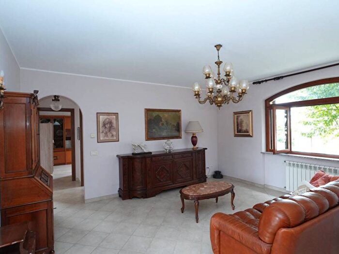 Appartamento trilocale in vendita in Via Alessandro Volta, Centro, Crescentino