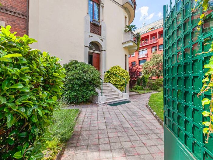 Appartamento con 5 locali in affitto in Via Domenico Cimarosa, Washington, Milano