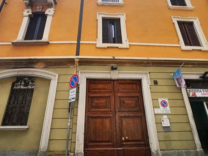 Appartamento trilocale in vendita in Via Terruggia, Milano