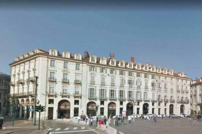 Appartamento con 9 locali in vendita in Piazza Castello Torino, Torino