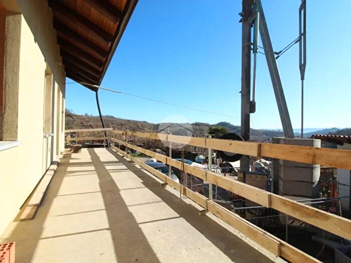 Casa con 6 locali in vendita in Str Meccia, Pocapaglia