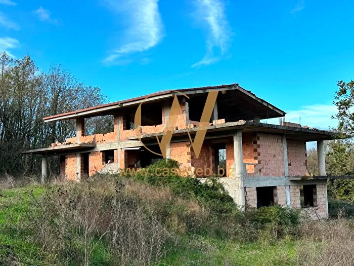 Casa con 10 locali in vendita in Via della Fonte, Caserta