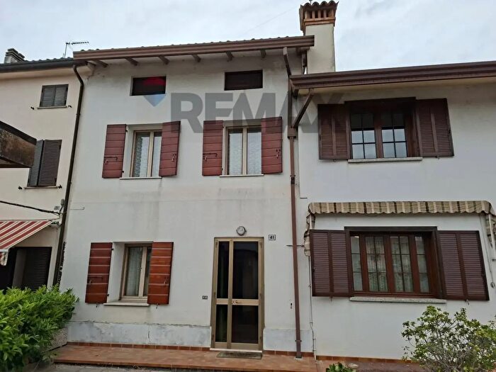 Casa con 7 locali in vendita in Via Presti, Moriago Della Battaglia