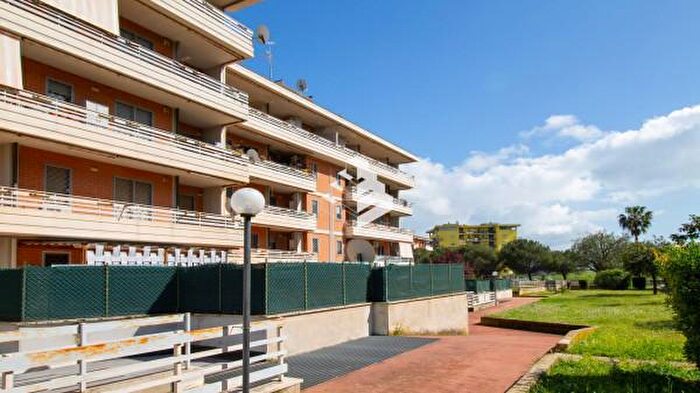 Appartamento trilocale in vendita in Viale delle Arti, Pomezia