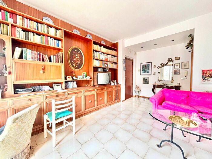 Appartamento trilocale in vendita in Viale delle Province, Giarre