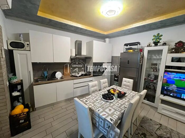 Appartamento trilocale in vendita in Via dei Mulini, Vigevano