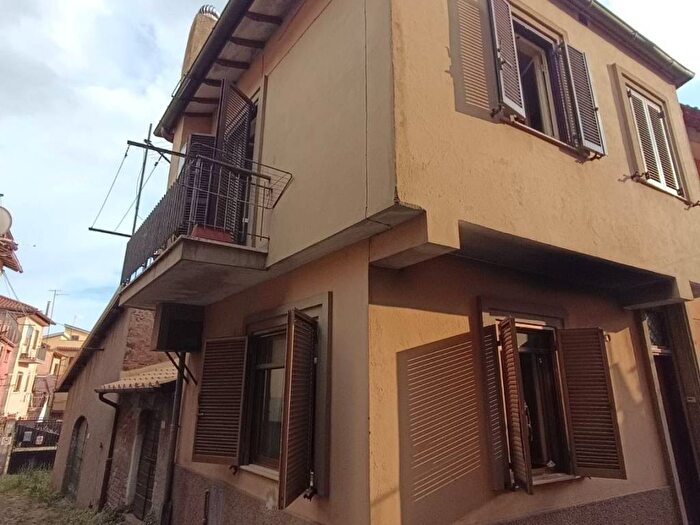 Appartamento trilocale in affitto in Via Fontana Maggiore, Centro, Rocca Priora