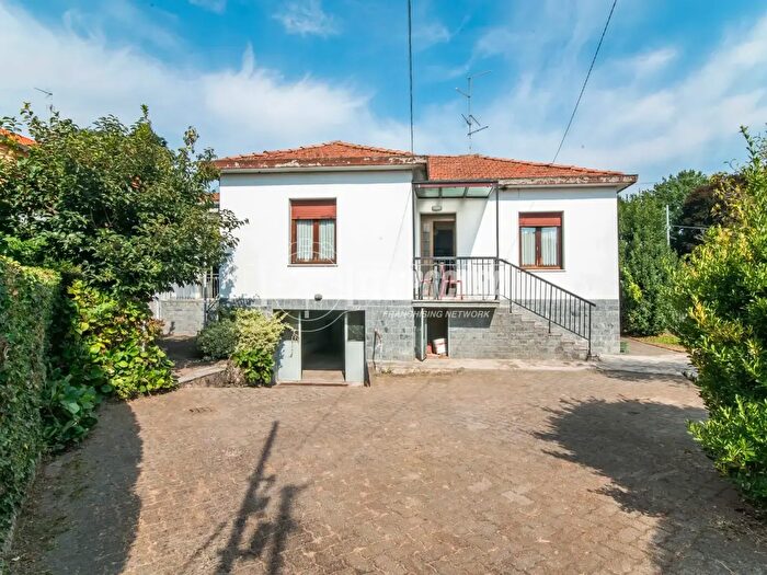 Casa con 5 locali in vendita in Via a Volta, Lurate Caccivio