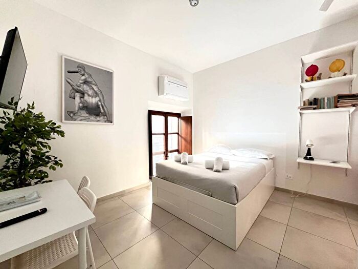 Appartamento monolocale in affitto in Via Bettino Ricasoli, Duomo, Firenze