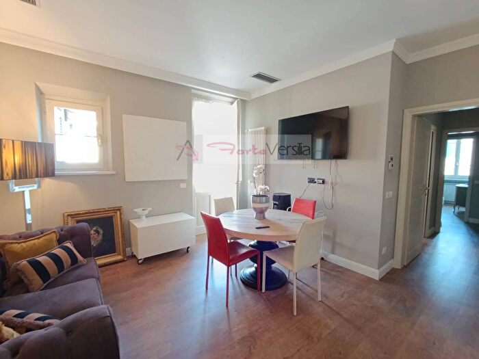 Appartamento con 5 locali in affitto in Via Carducci, Centro, Forte dei Marmi