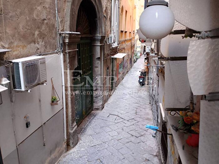 Appartamento bilocale in affitto in Via Nilo, Centro Storico, Napoli