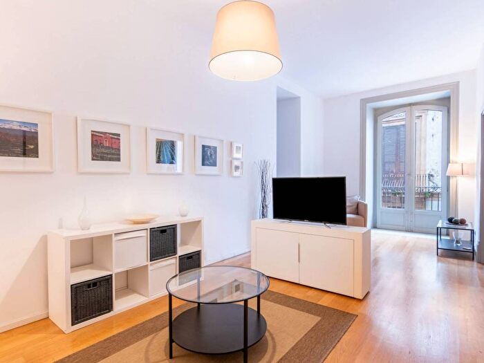 Appartamento trilocale in affitto in Via Maqueda, Kalsa, Palermo