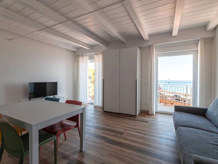 Appartamento monolocale in affitto in Via Guglielmo Marconi, Centro, Varazze