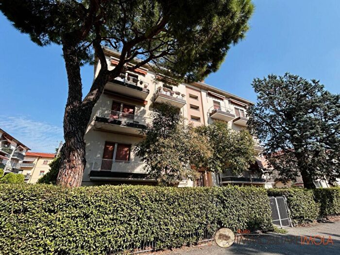 Appartamento quadrilocale in vendita in Amendola, Marconi, Imola