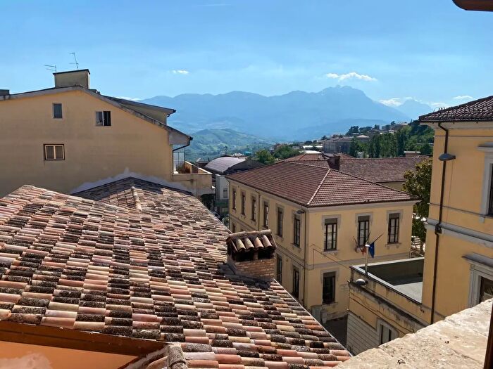 Appartamento con 7 locali in vendita in Penne