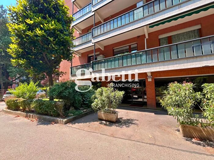 Appartamento con 5 locali in vendita in Via Cimabue, Torino