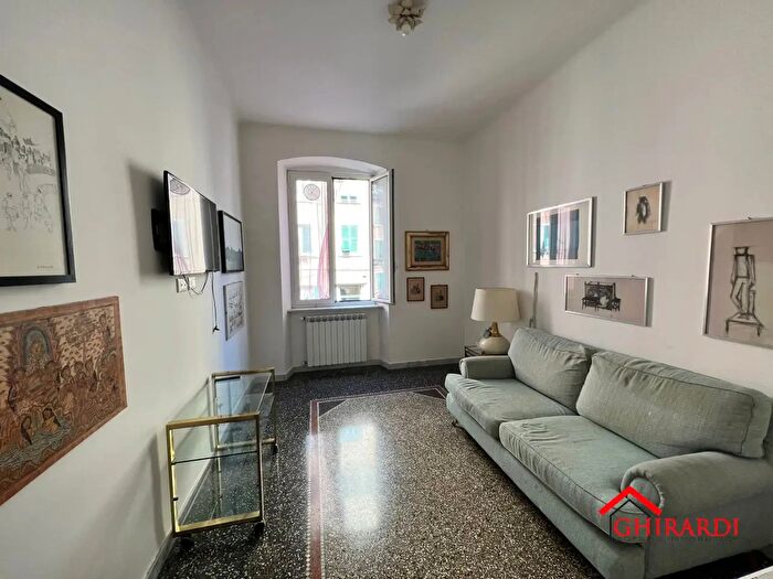 Appartamento quadrilocale in affitto in Via Andrea del Sarto, Genova