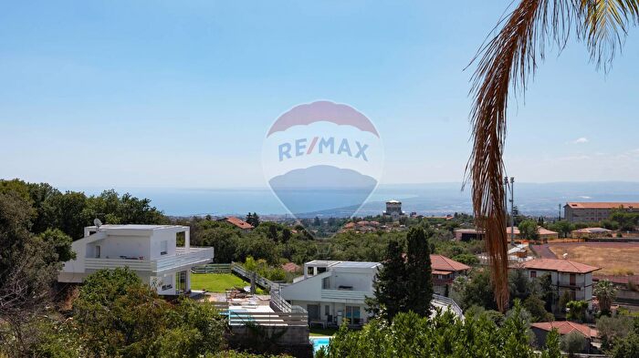 Casa con 5 locali in vendita in Via del Bosco, Mascalucia