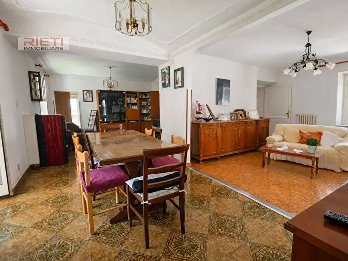 Appartamento con 5 locali in vendita in Via Garibaldi, Cittaducale