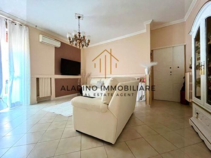 Appartamento trilocale in vendita in Trani