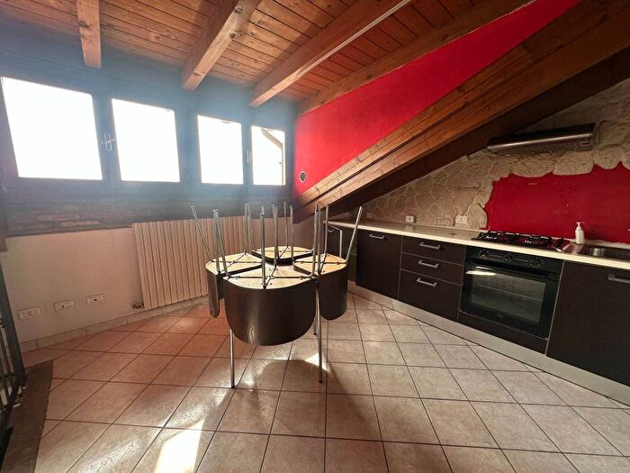 Appartamento monolocale in affitto in Via Roma, Centro, Dello